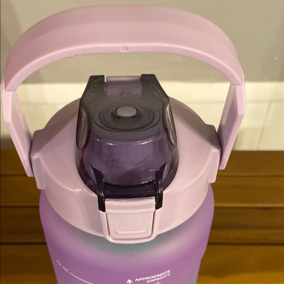 Gradient Water Bottle NEW - Picture 3 of 6